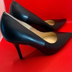 Nine West Black Pointed-Toe Stiletto Pumps